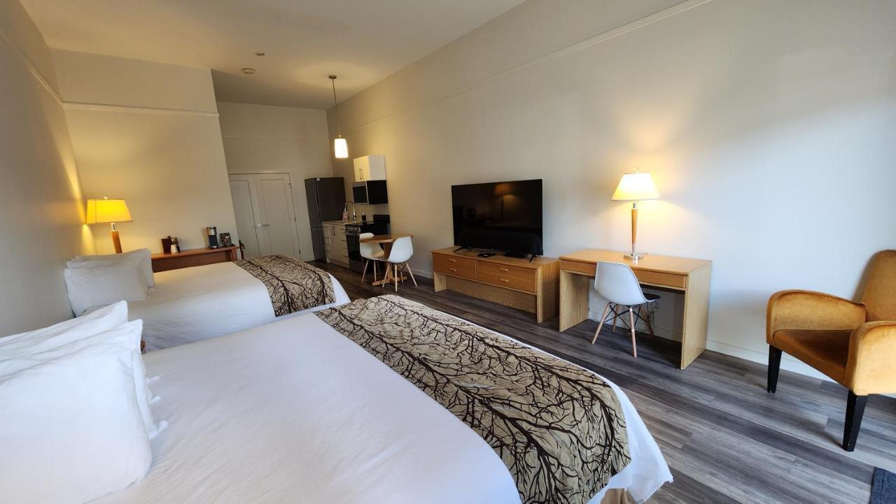 The Cedars Inn Hotel & Convention Centre 깁슨스 외부 사진