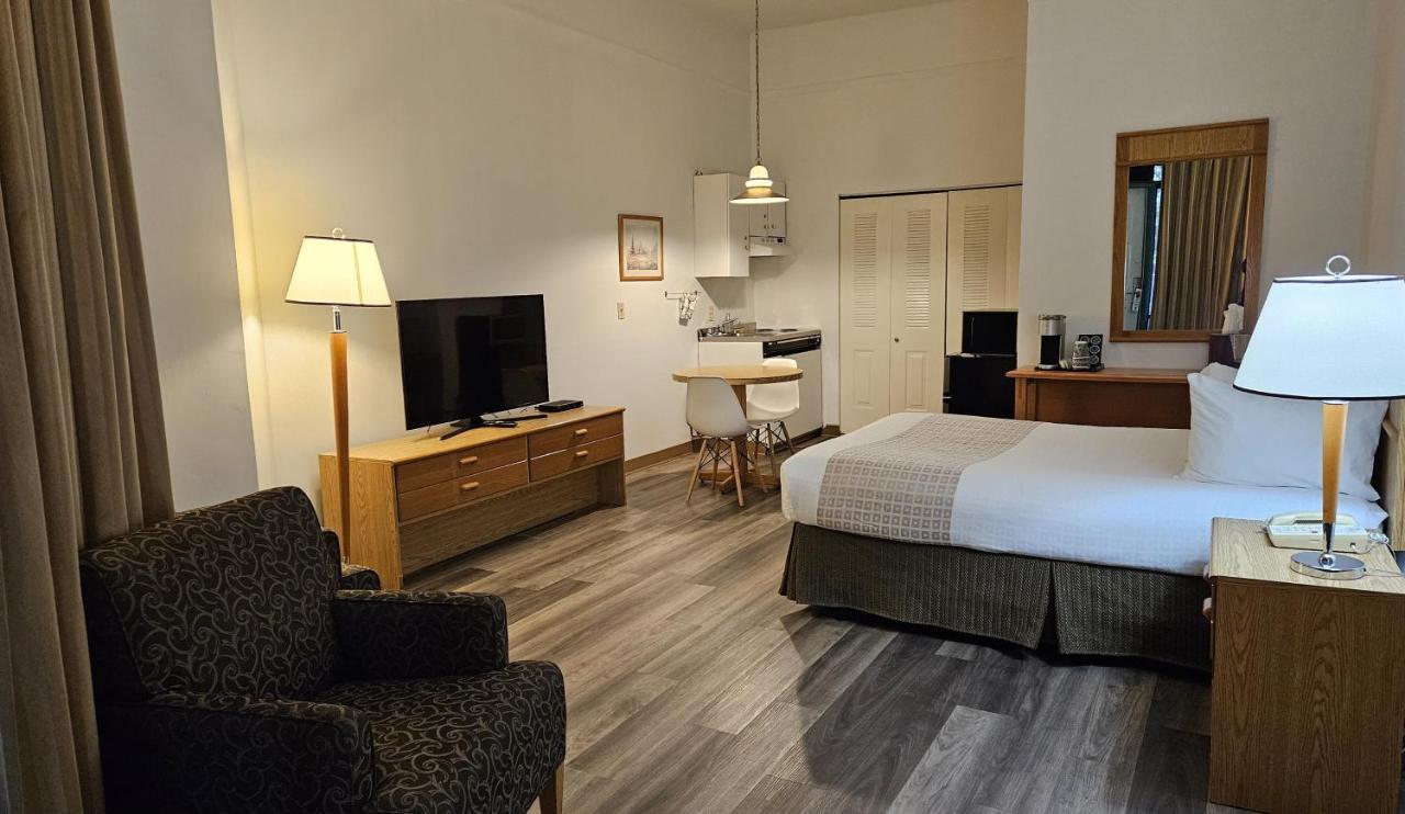 The Cedars Inn Hotel & Convention Centre 깁슨스 외부 사진